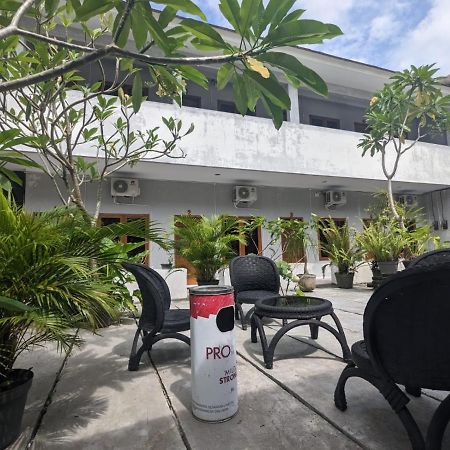 Rumah Pagar Merah Homestay ยอกยาการ์ตา ภายนอก รูปภาพ